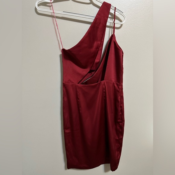 MESHKI| Asymmetrical Mini Dress - Picture 2 of 3